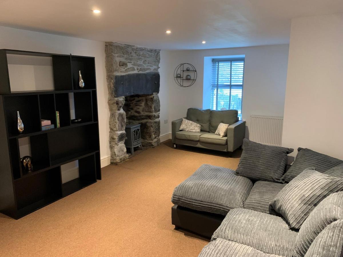 Cosy Cottage In Picturesque Snowdonia With Stunning Views Of The Moelwyn Mountains Blaenau Ffestiniog Exterior photo